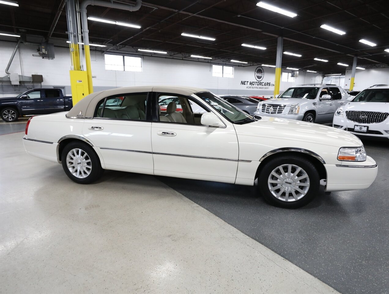 2007 Lincoln Town Car Signature - Photo 9 - Addison, IL 60101