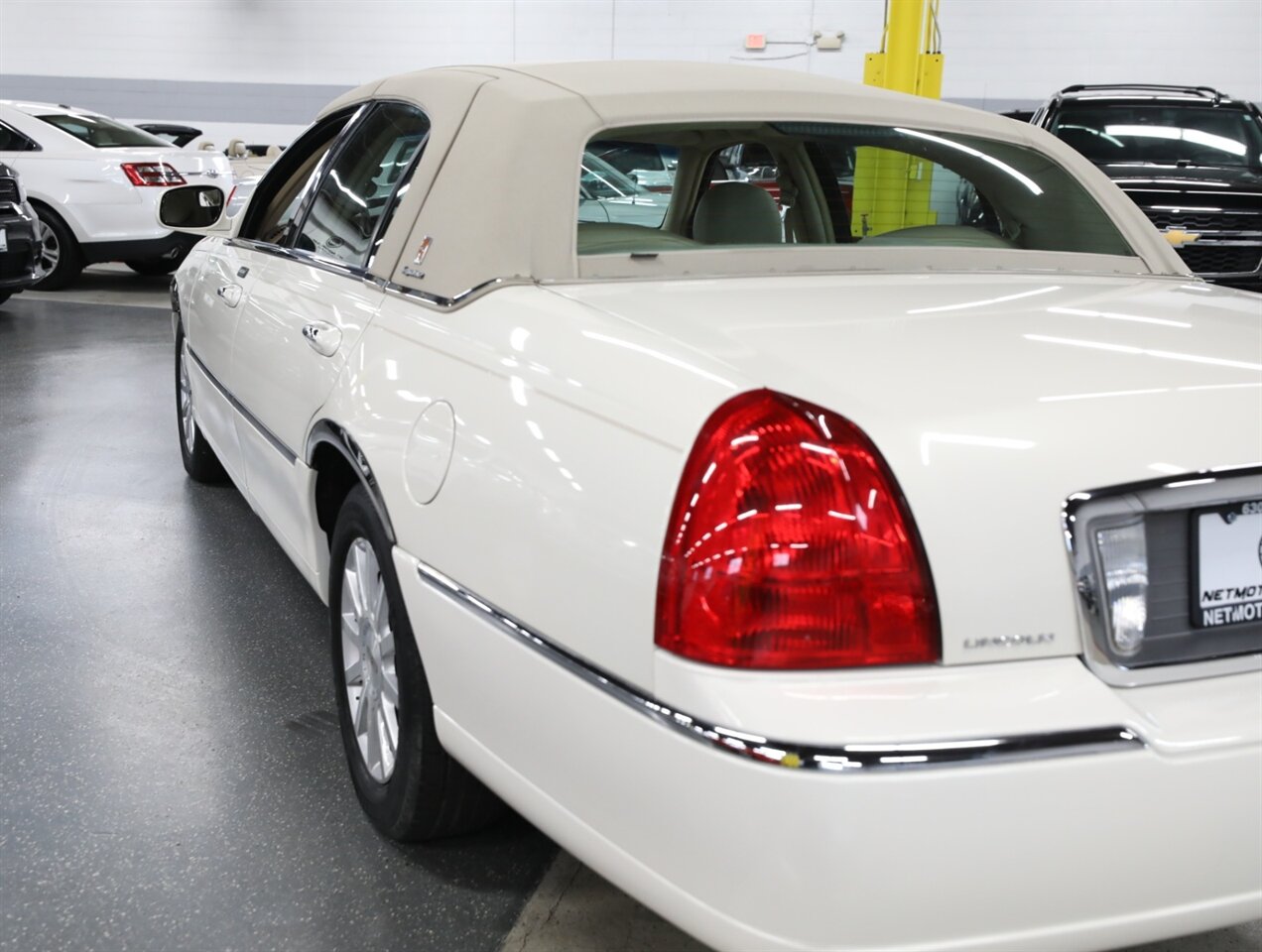 2007 Lincoln Town Car Signature - Photo 15 - Addison, IL 60101