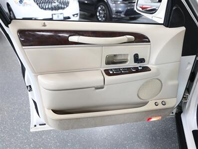 2007 Lincoln Town Car Signature - Photo 28 - Addison, IL 60101