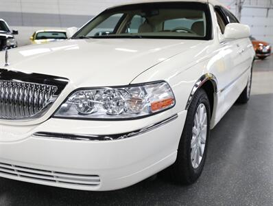 2007 Lincoln Town Car Signature - Photo 5 - Addison, IL 60101