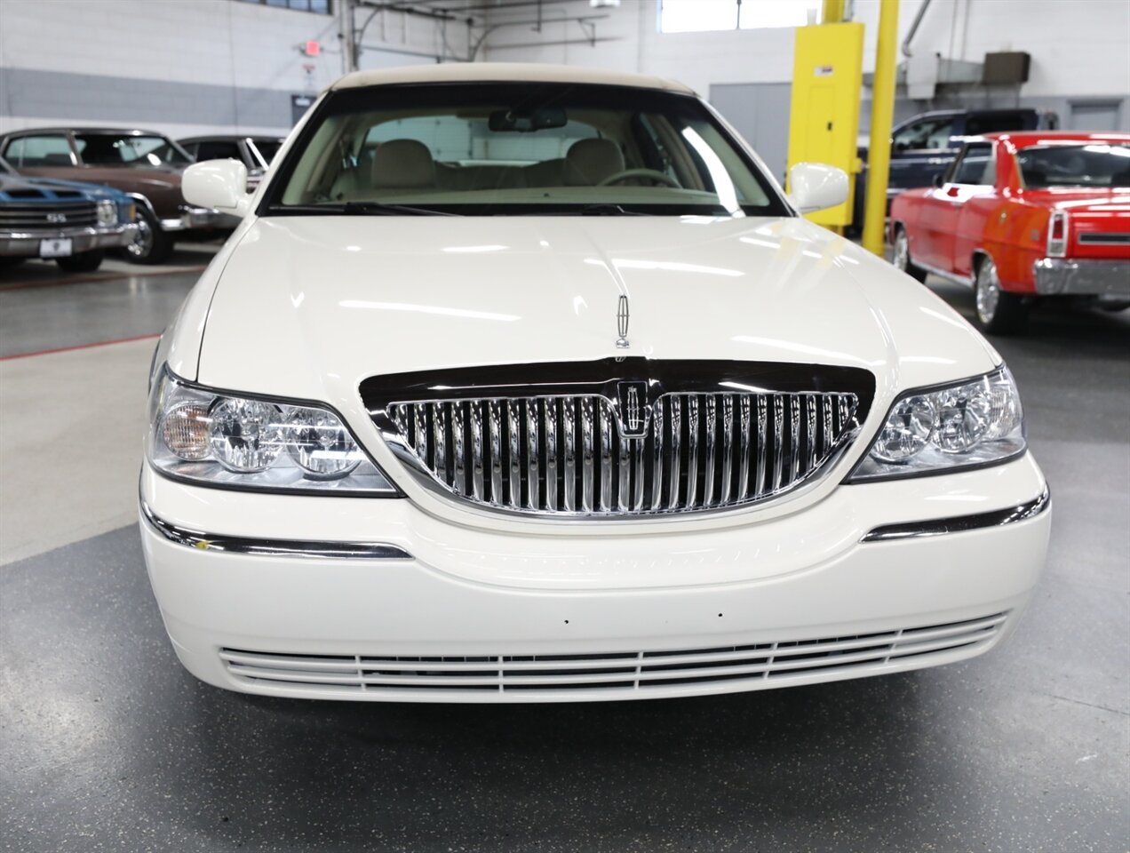 2007 Lincoln Town Car Signature - Photo 6 - Addison, IL 60101
