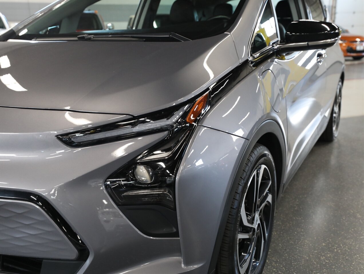 2023 Chevrolet Bolt EV 2LT   - Photo 5 - Addison, IL 60101