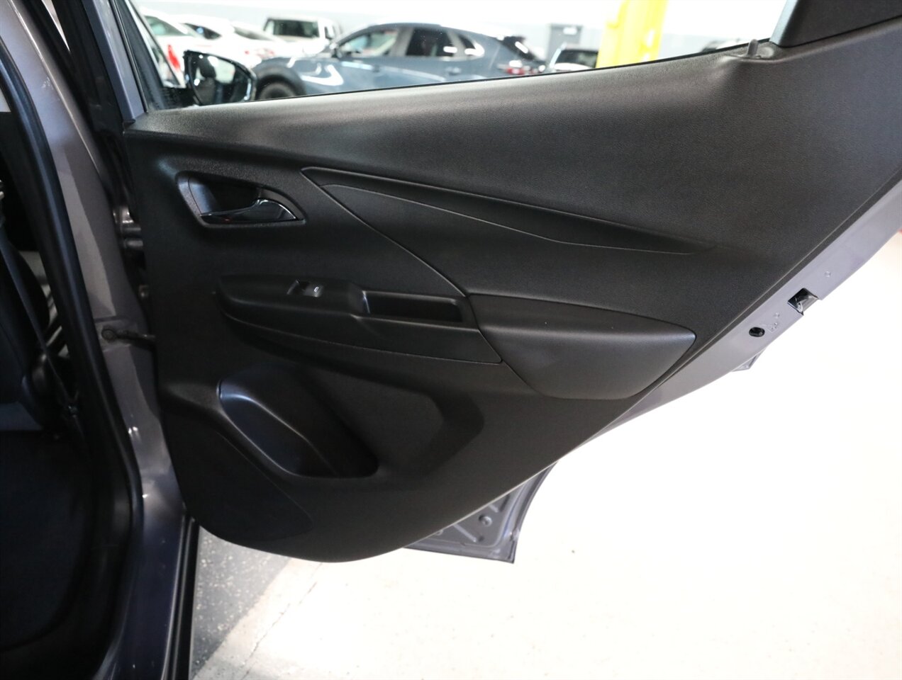 2023 Chevrolet Bolt EV 2LT   - Photo 18 - Addison, IL 60101