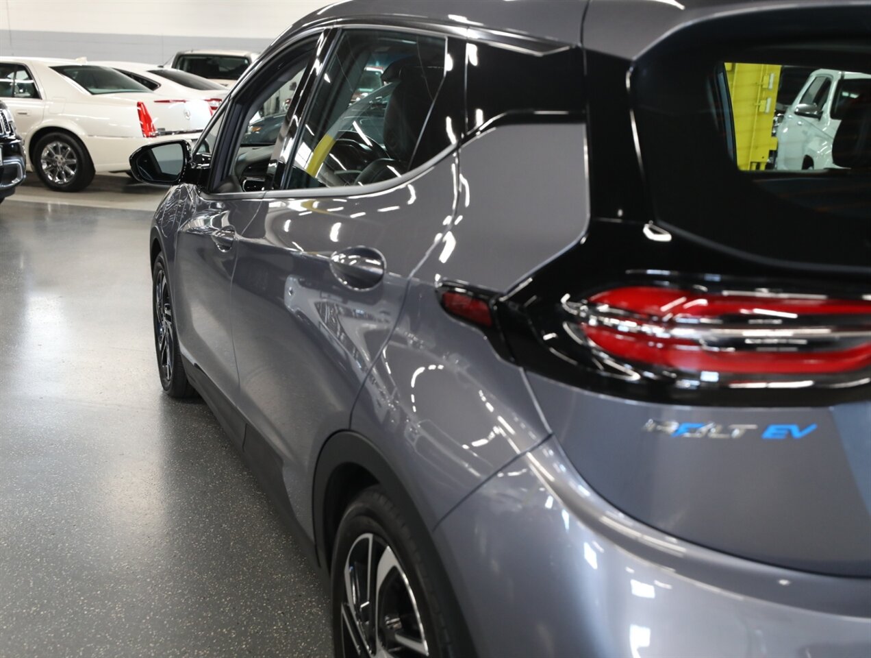 2023 Chevrolet Bolt EV 2LT   - Photo 13 - Addison, IL 60101