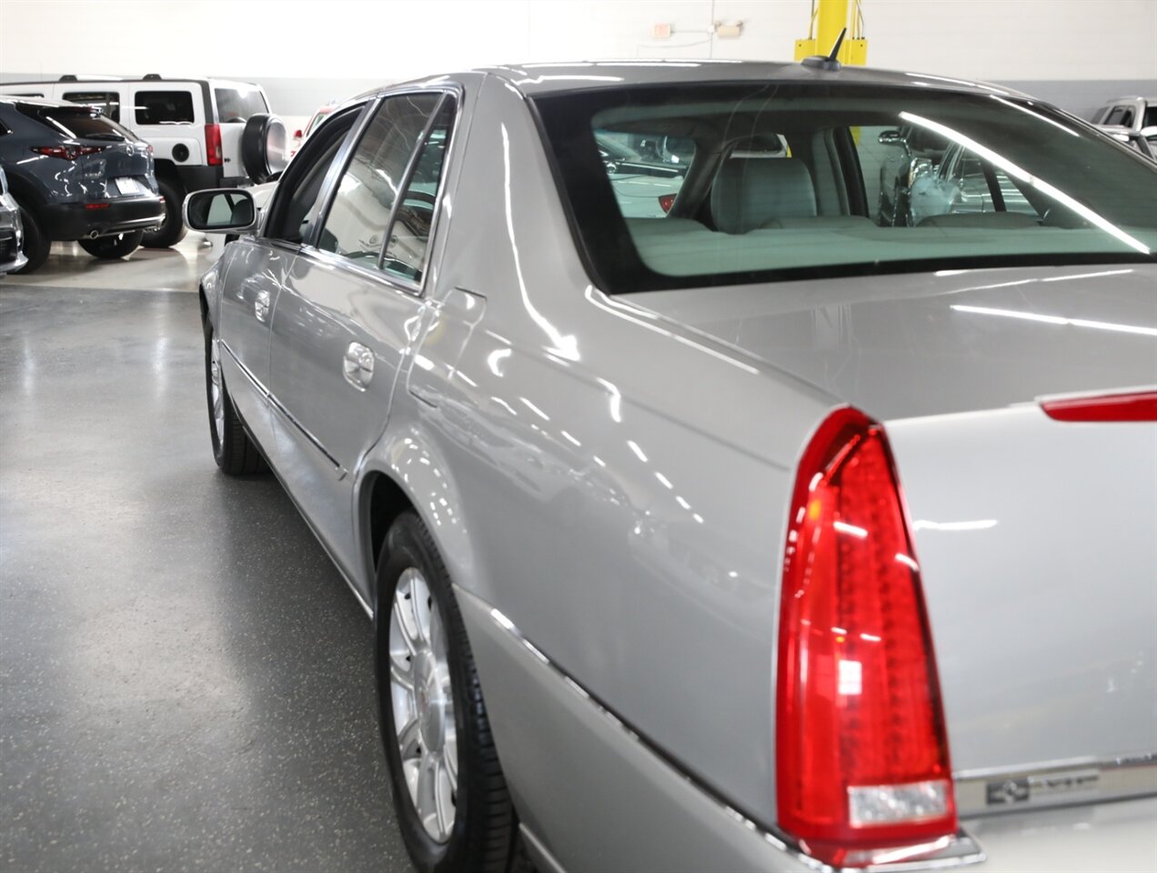2008 Cadillac DTS - Photo 15 - Addison, IL 60101