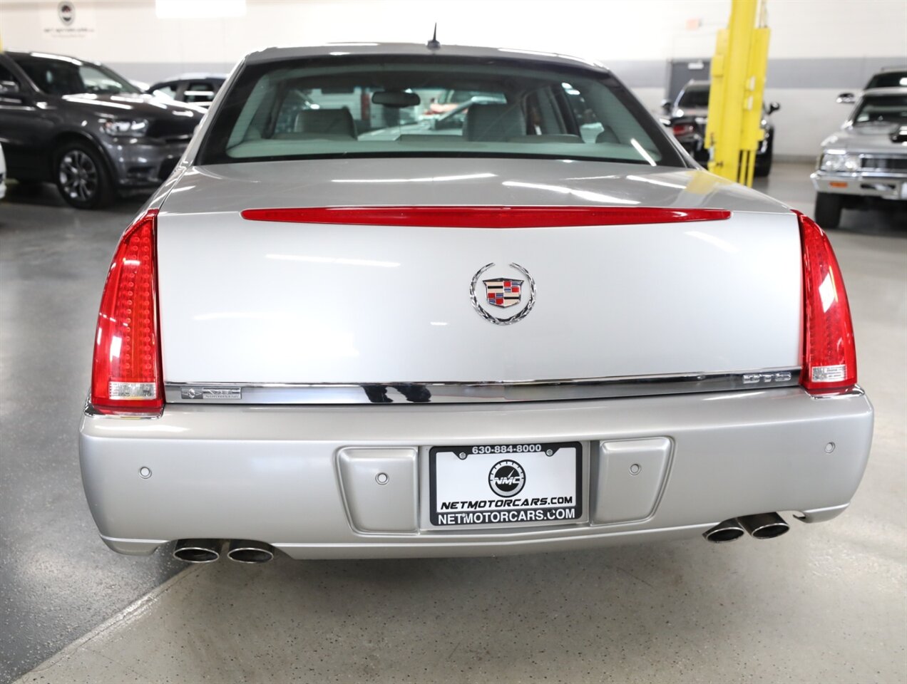2008 Cadillac DTS - Photo 10 - Addison, IL 60101