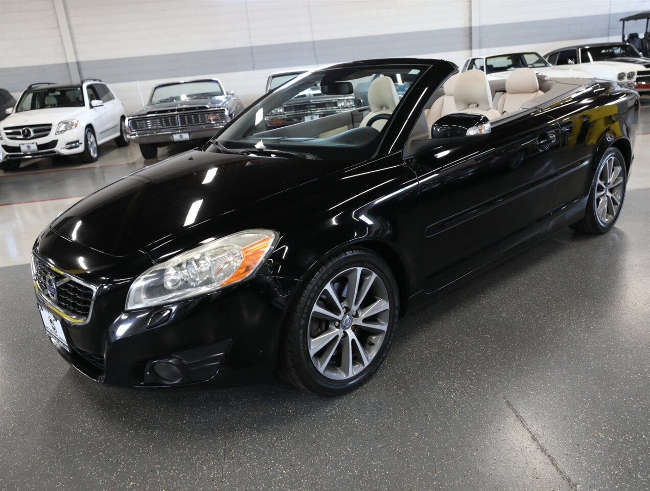 2011 Volvo C70 T5 - Photo 4 - Addison, IL 60101
