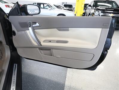 2011 Volvo C70 T5 - Photo 18 - Addison, IL 60101