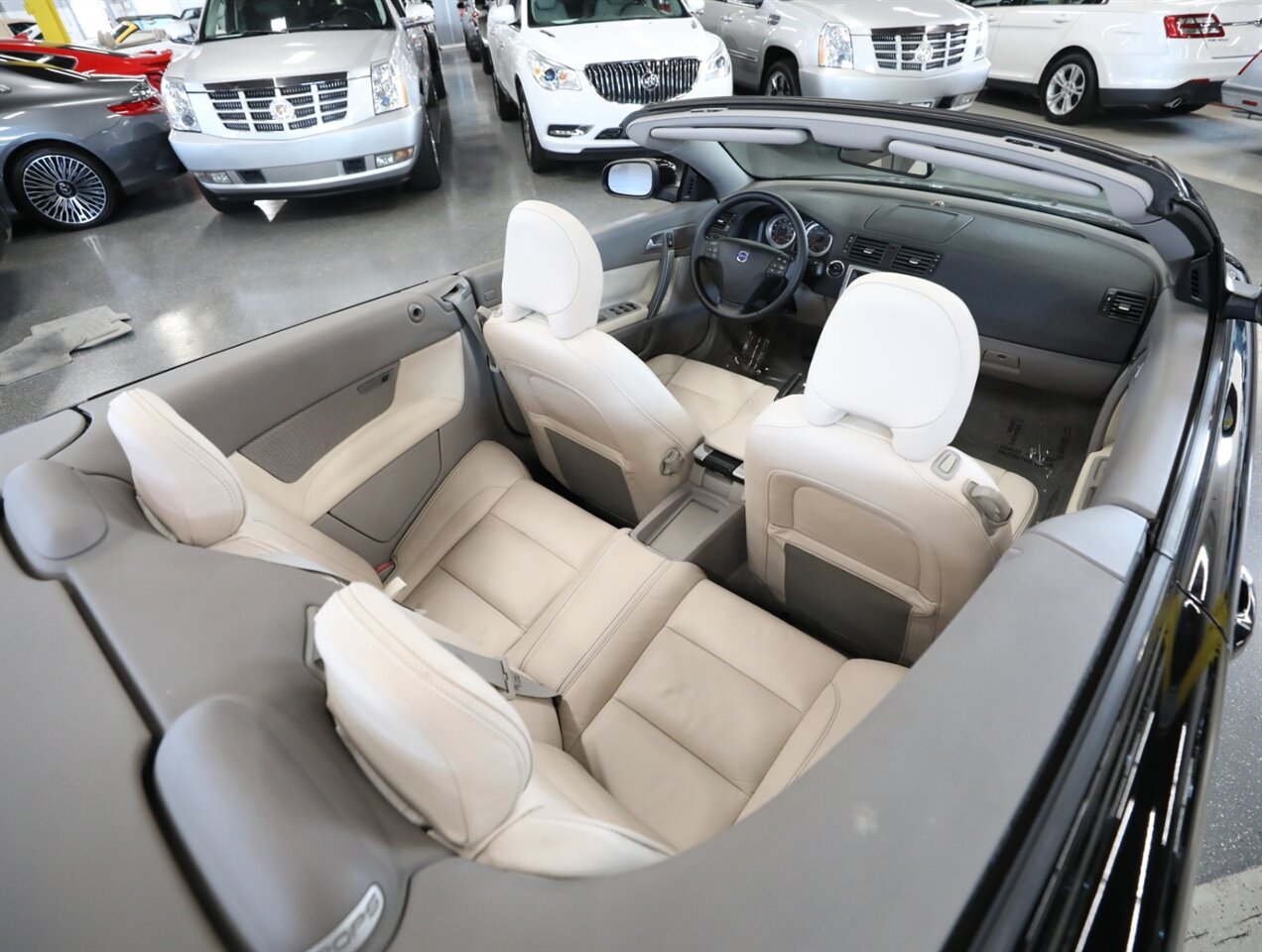 2011 Volvo C70 T5 - Photo 17 - Addison, IL 60101