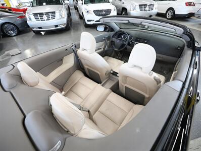 2011 Volvo C70 T5 - Photo 17 - Addison, IL 60101