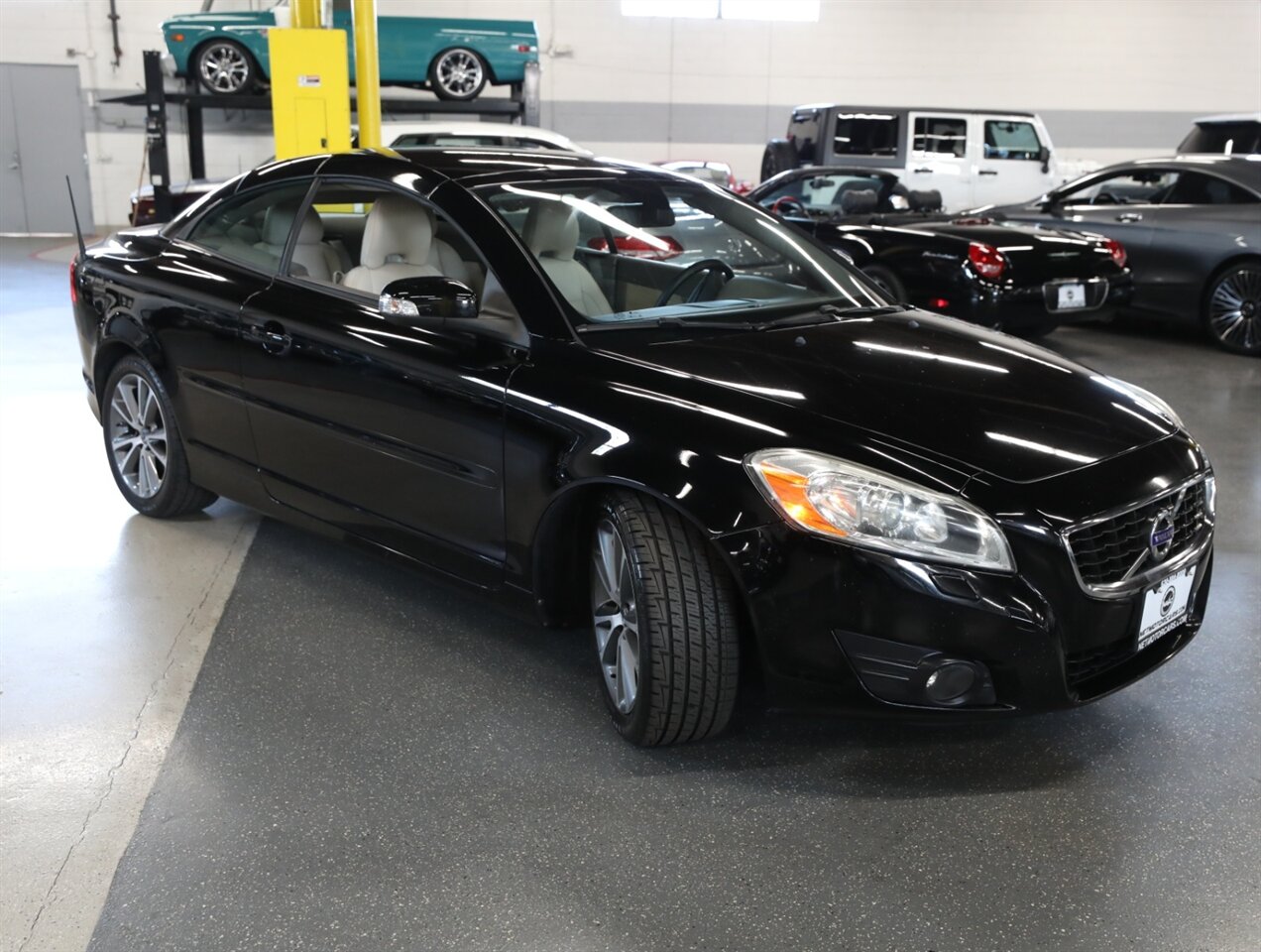 2011 Volvo C70 T5 - Photo 35 - Addison, IL 60101