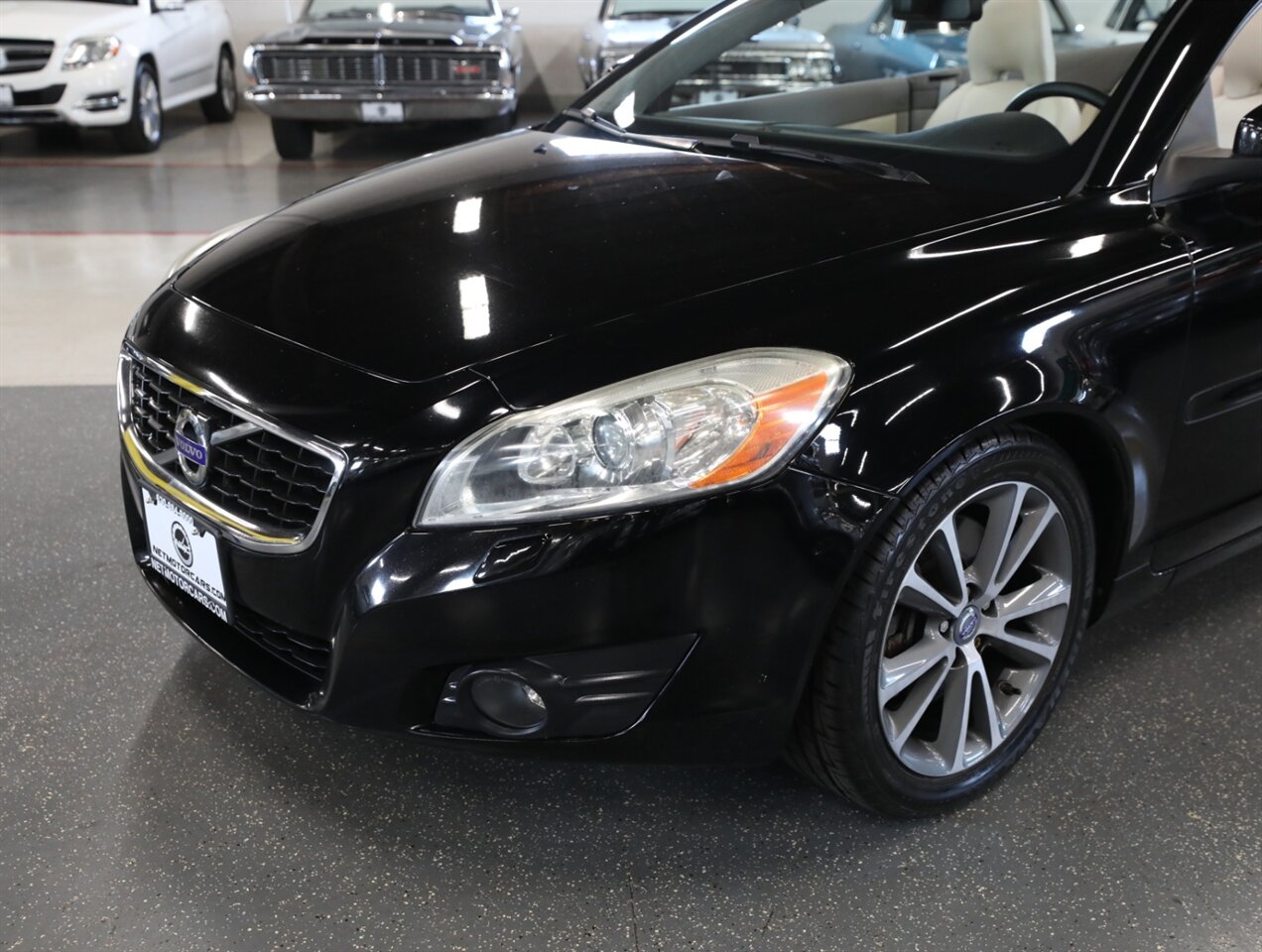 2011 Volvo C70 T5 - Photo 3 - Addison, IL 60101