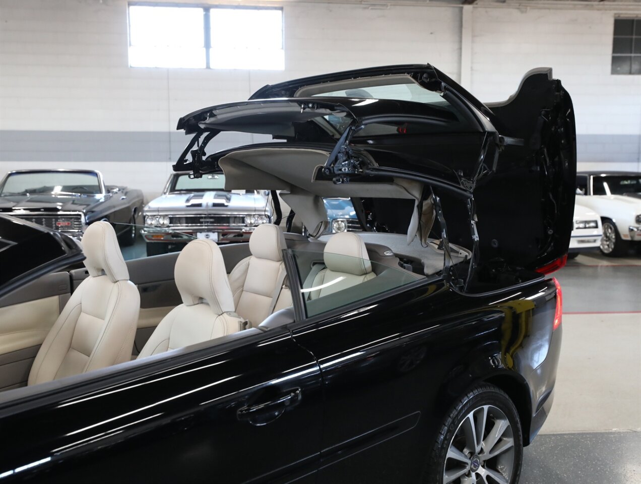2011 Volvo C70 T5 - Photo 39 - Addison, IL 60101