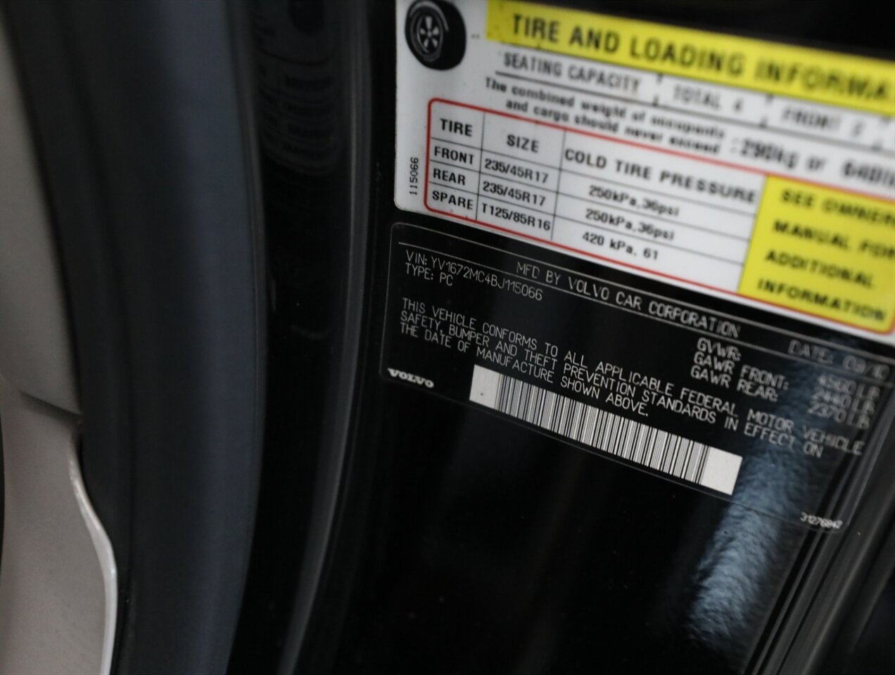 2011 Volvo C70 T5 - Photo 34 - Addison, IL 60101