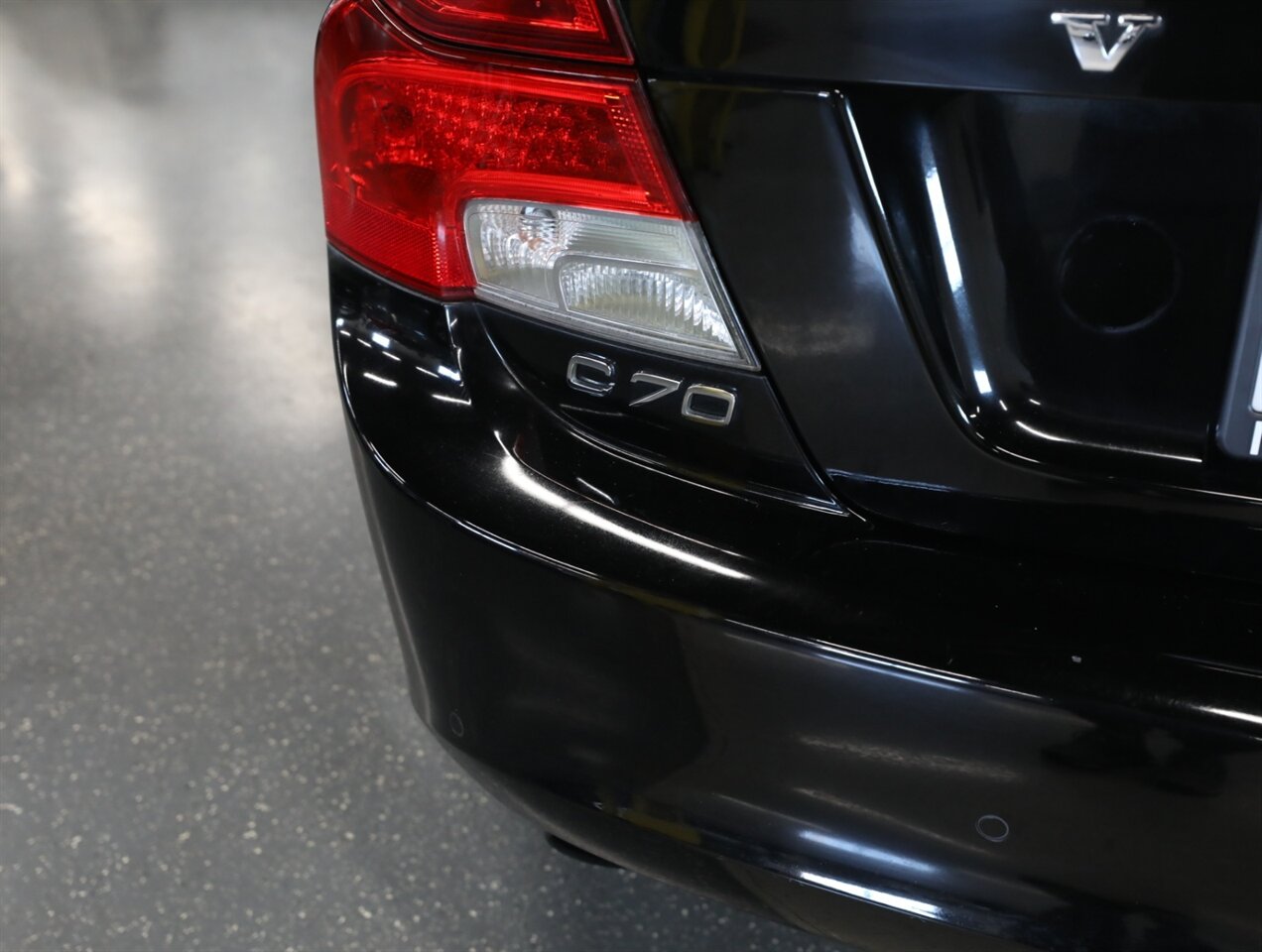 2011 Volvo C70 T5 - Photo 12 - Addison, IL 60101