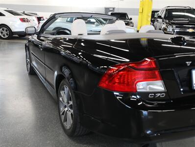 2011 Volvo C70 T5 - Photo 15 - Addison, IL 60101