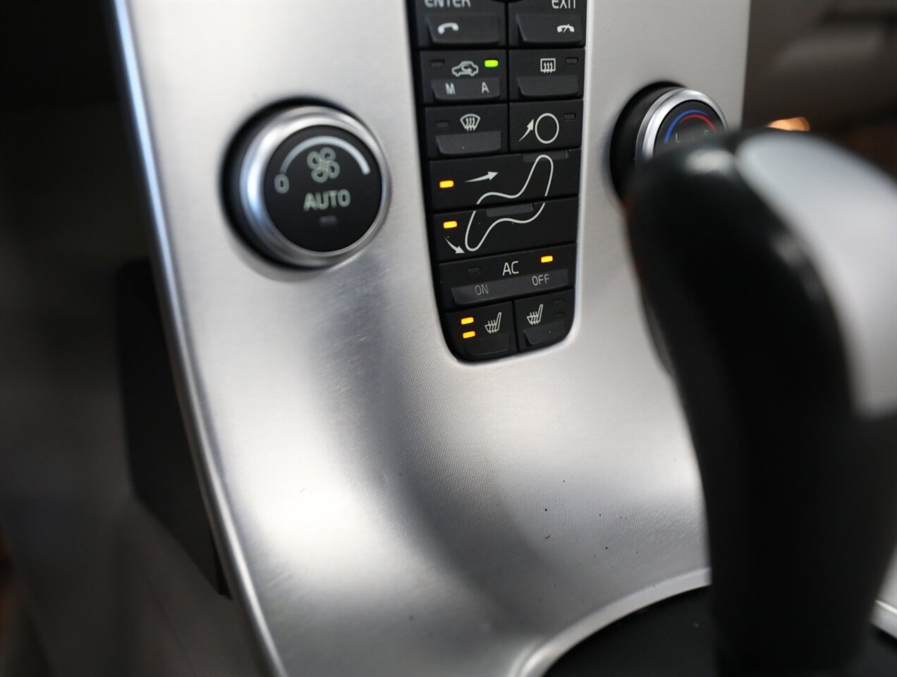 2011 Volvo C70 T5 - Photo 29 - Addison, IL 60101