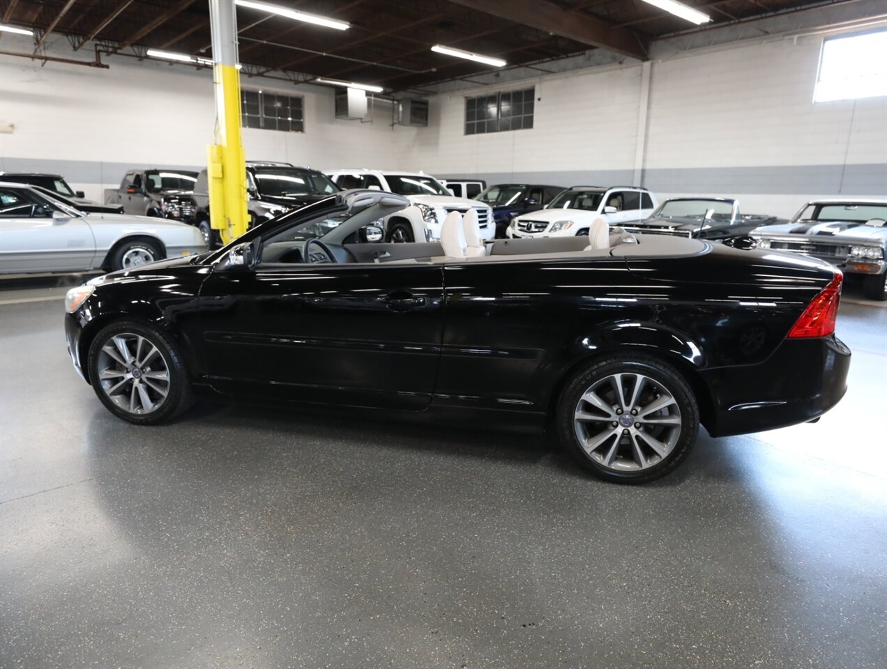 2011 Volvo C70 T5 - Photo 16 - Addison, IL 60101
