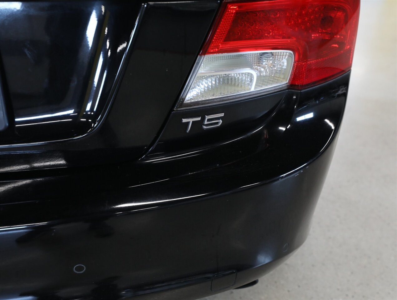 2011 Volvo C70 T5 - Photo 11 - Addison, IL 60101