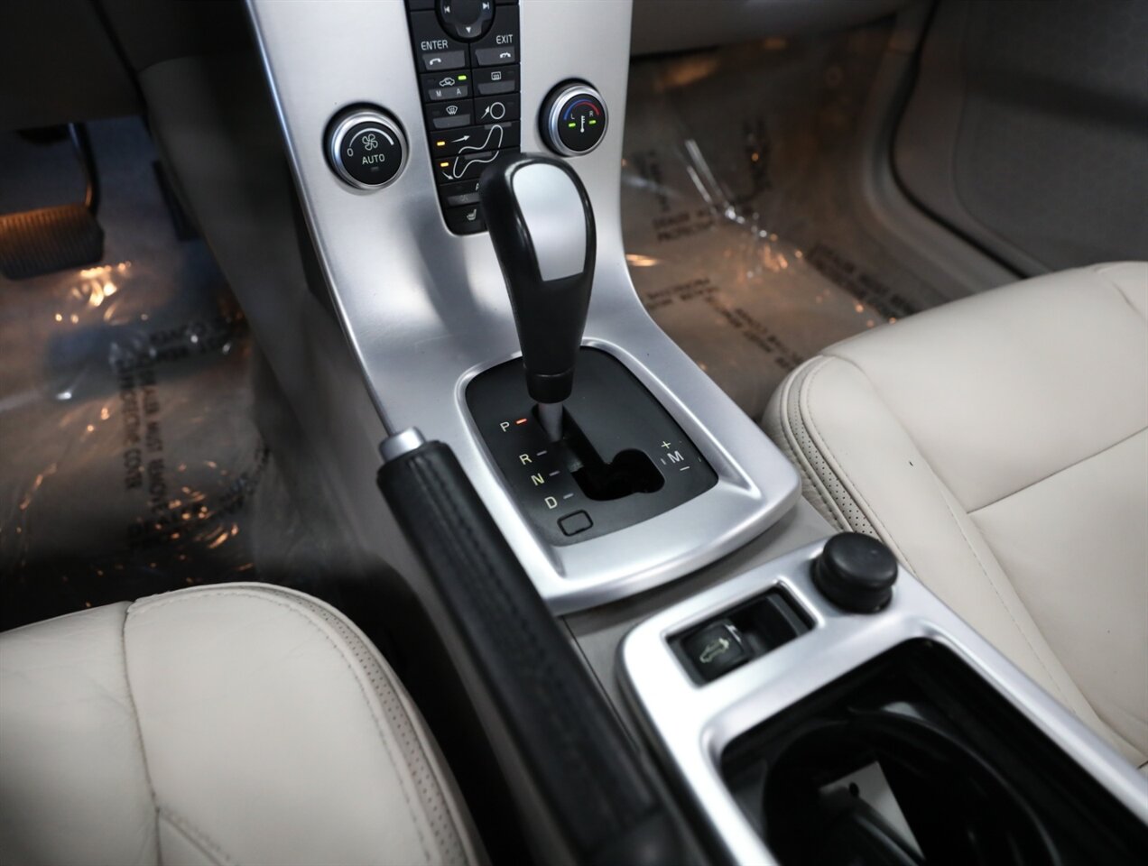 2011 Volvo C70 T5 - Photo 27 - Addison, IL 60101