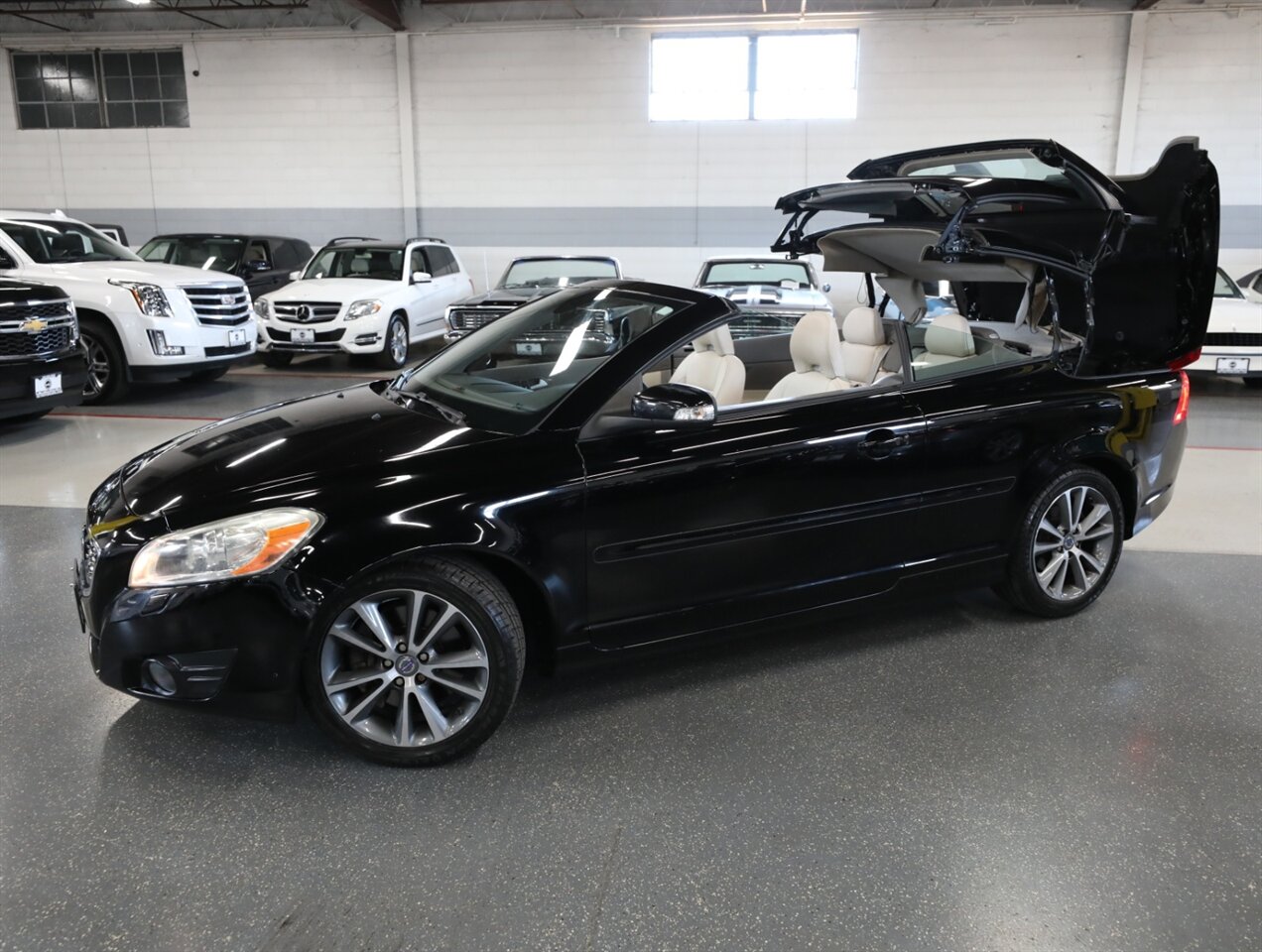 2011 Volvo C70 T5 - Photo 38 - Addison, IL 60101