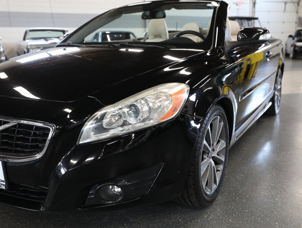 2011 Volvo C70 T5 - Photo 5 - Addison, IL 60101