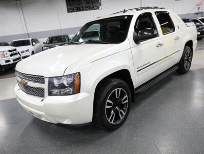 2013 Chevrolet Avalanche LTZ Black Diamond 4X4   - Photo 4 - Addison, IL 60101