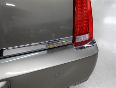 2011 Cadillac DTS 4.6L V8   - Photo 12 - Addison, IL 60101