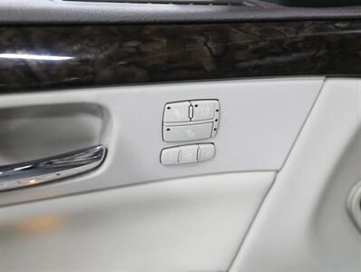 2011 Cadillac DTS 4.6L V8   - Photo 30 - Addison, IL 60101