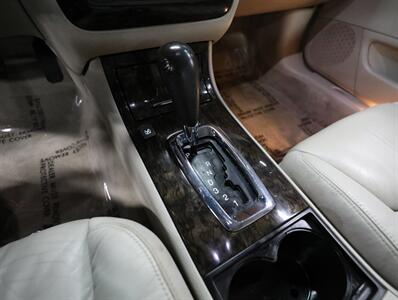 2011 Cadillac DTS 4.6L V8   - Photo 33 - Addison, IL 60101