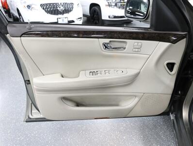 2011 Cadillac DTS 4.6L V8   - Photo 29 - Addison, IL 60101