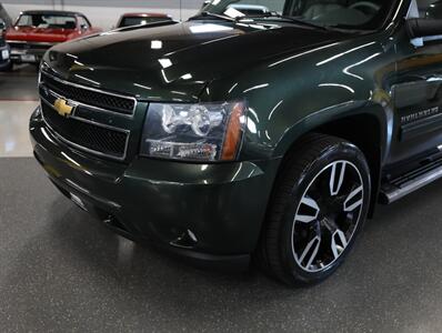2013 Chevrolet Avalanche LT Black Diamond 4X4 - Photo 3 - Addison, IL 60101