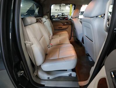 2013 Chevrolet Avalanche LT Black Diamond 4X4 - Photo 24 - Addison, IL 60101