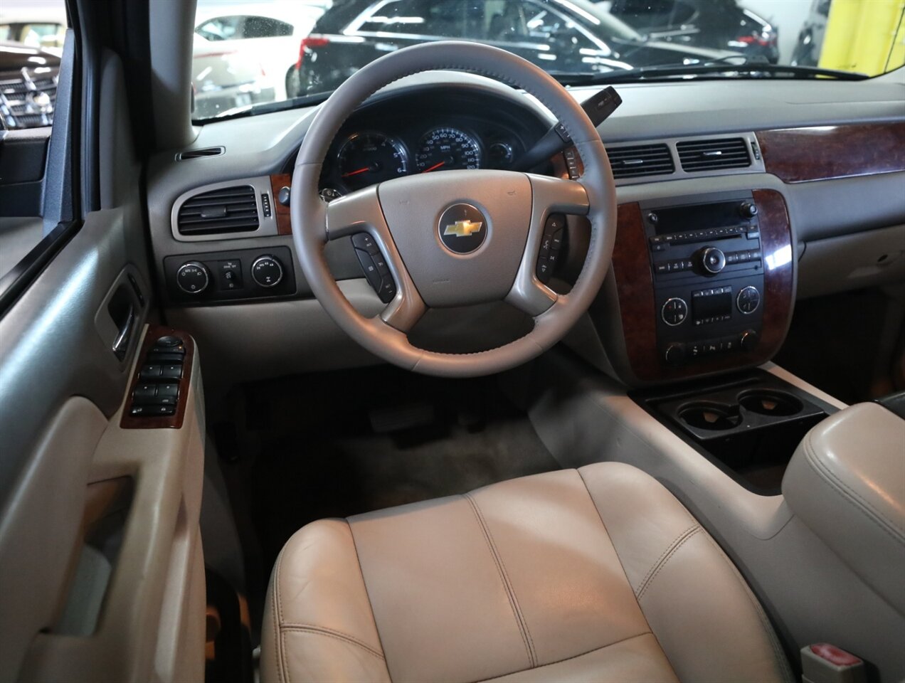2013 Chevrolet Avalanche LT Black Diamond 4X4 - Photo 28 - Addison, IL 60101