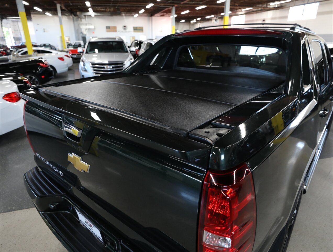 2013 Chevrolet Avalanche LT Black Diamond 4X4 - Photo 11 - Addison, IL 60101