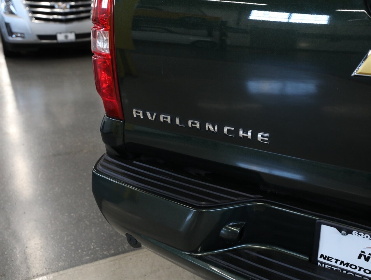 2013 Chevrolet Avalanche LT Black Diamond 4X4 - Photo 13 - Addison, IL 60101