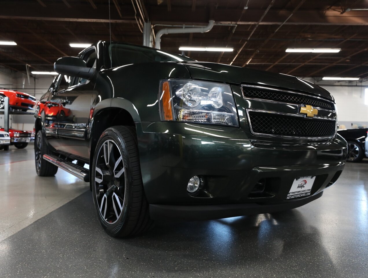 2013 Chevrolet Avalanche LT Black Diamond 4X4 - Photo 49 - Addison, IL 60101