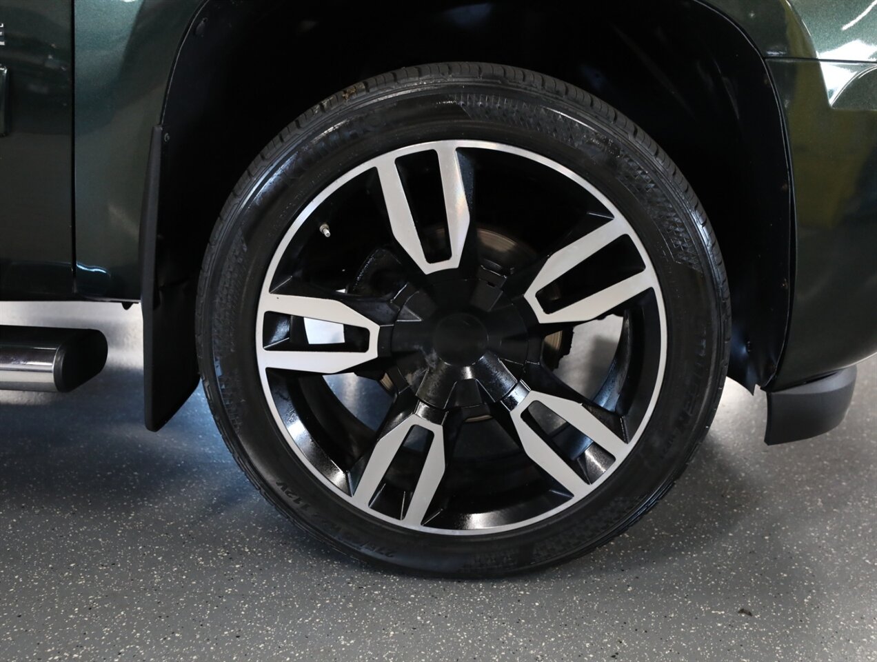 2013 Chevrolet Avalanche LT Black Diamond 4X4 - Photo 43 - Addison, IL 60101