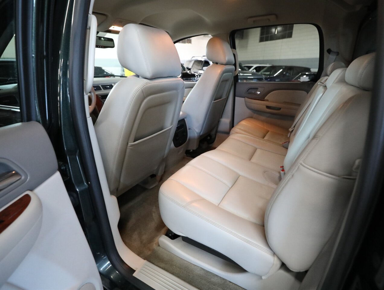 2013 Chevrolet Avalanche LT Black Diamond 4X4 - Photo 26 - Addison, IL 60101