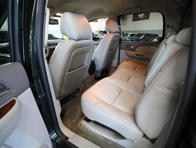 2013 Chevrolet Avalanche LT Black Diamond 4X4 - Photo 26 - Addison, IL 60101