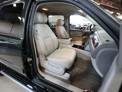 2013 Chevrolet Avalanche LT Black Diamond 4X4 - Photo 21 - Addison, IL 60101