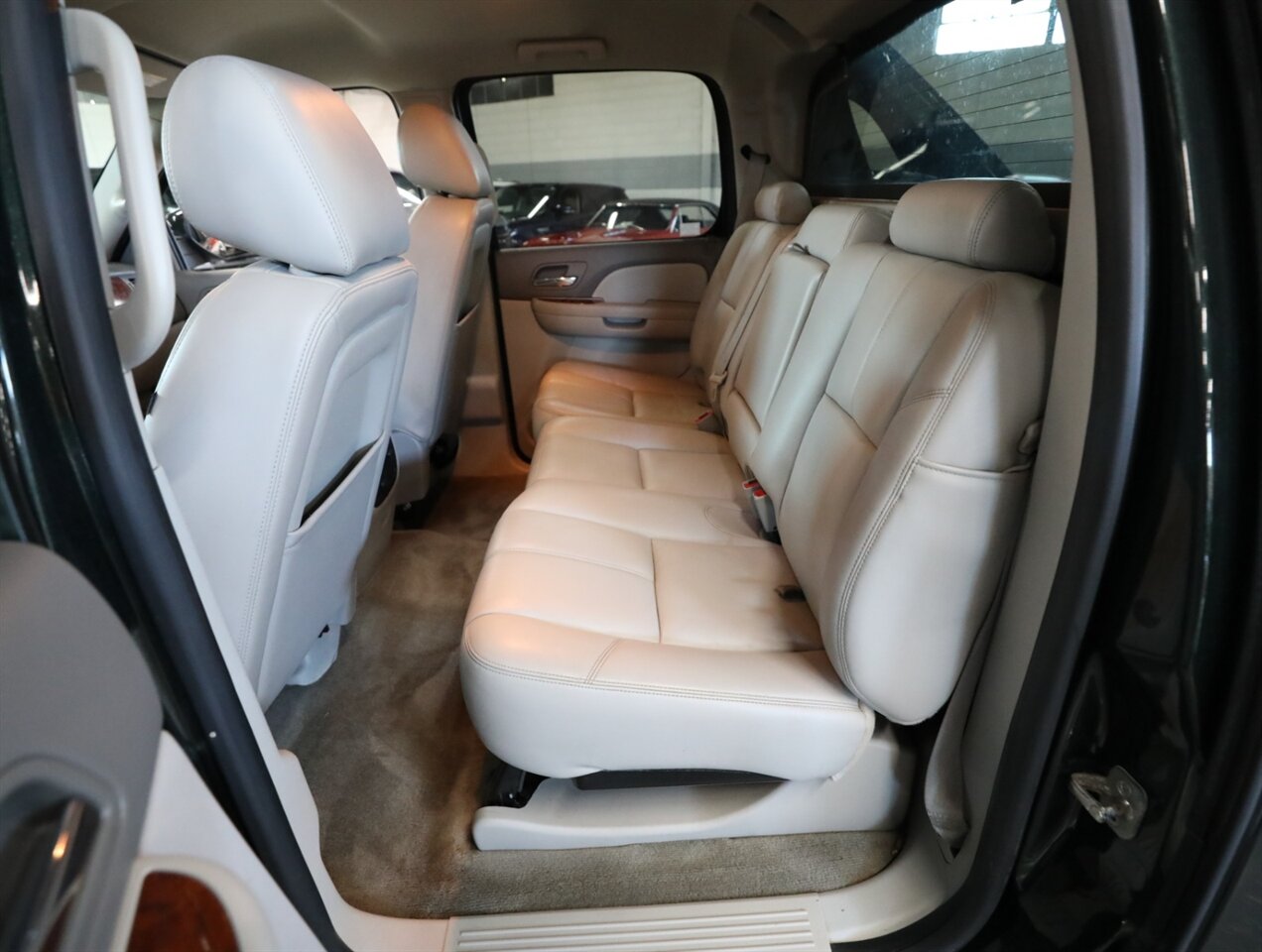 2013 Chevrolet Avalanche LT Black Diamond 4X4 - Photo 27 - Addison, IL 60101