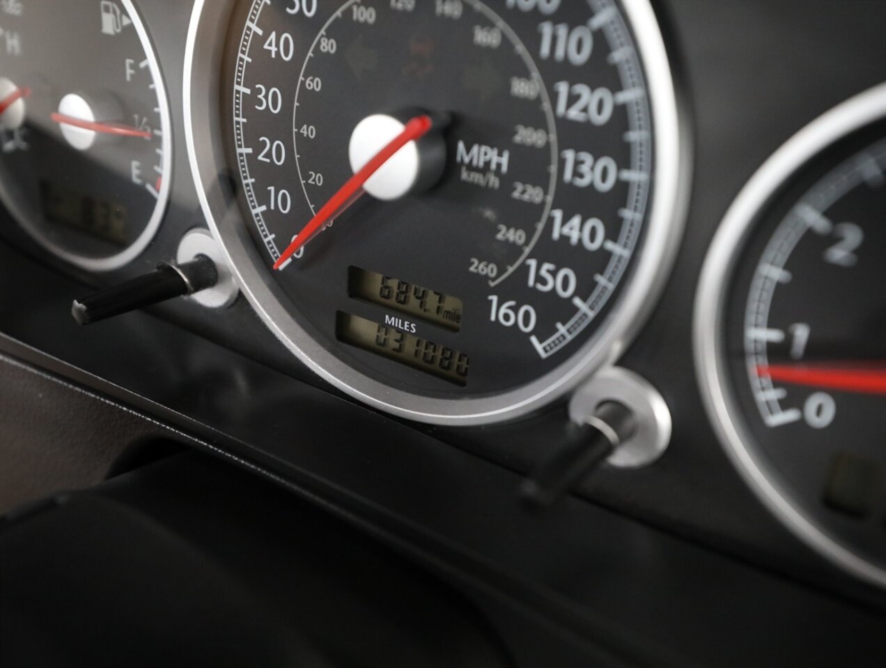 2007 Chrysler Crossfire Limited Convertible - Photo 29 - Addison, IL 60101