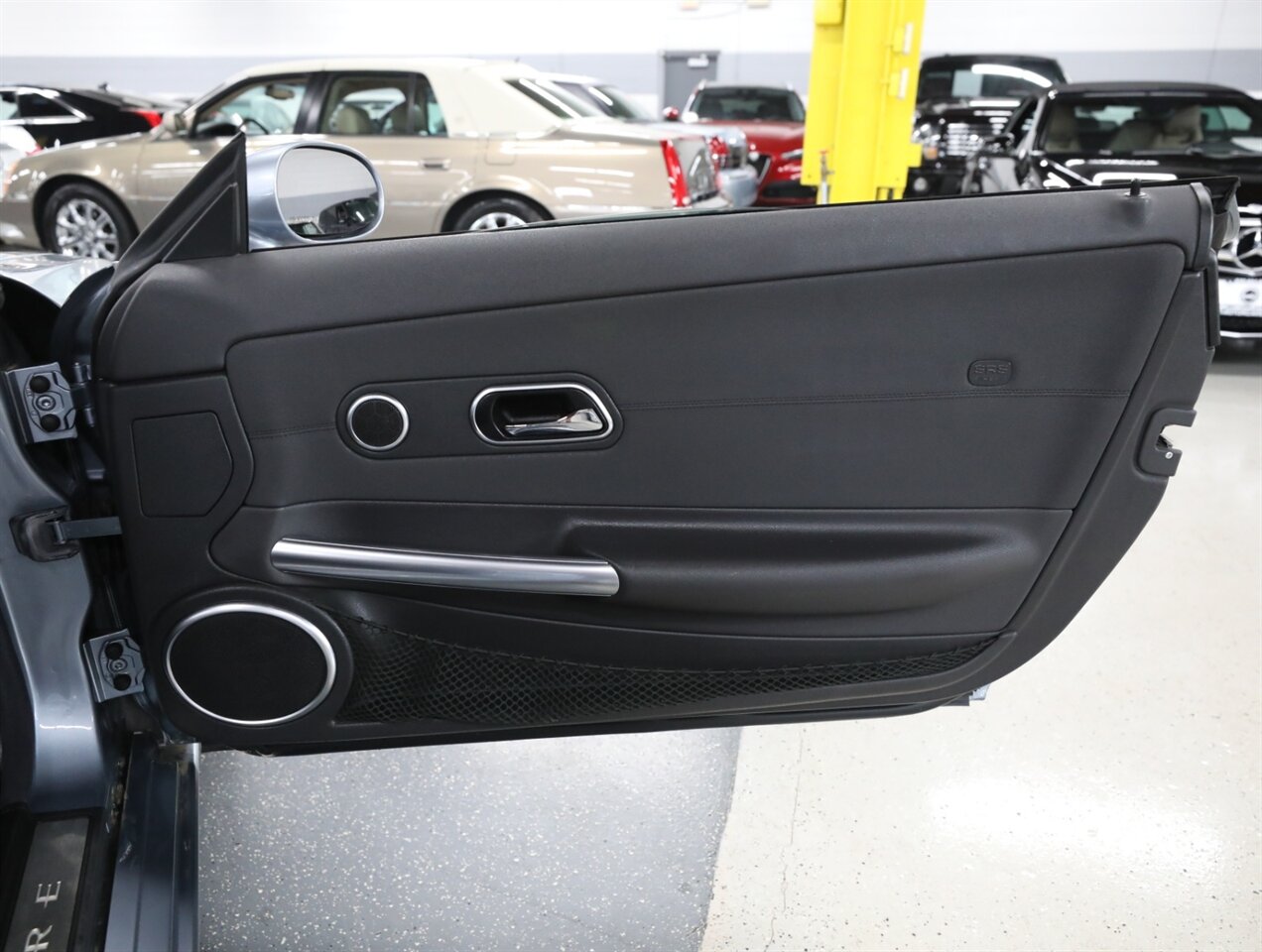 2007 Chrysler Crossfire Limited Convertible - Photo 17 - Addison, IL 60101