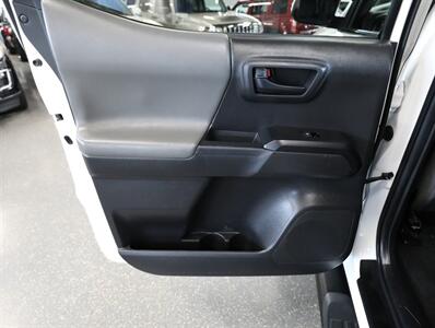 2023 Toyota Tacoma SR V6 4X4   - Photo 29 - Addison, IL 60101