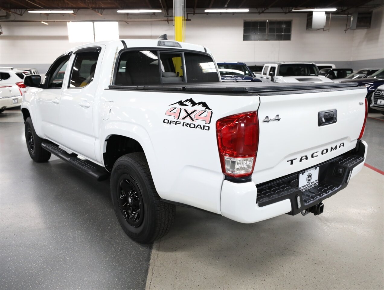 2023 Toyota Tacoma SR V6 4X4 - Photo 14 - Addison, IL 60101