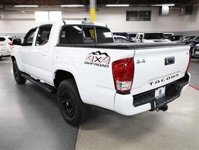 2023 Toyota Tacoma SR V6 4X4   - Photo 14 - Addison, IL 60101