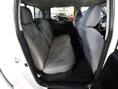 2023 Toyota Tacoma SR V6 4X4   - Photo 28 - Addison, IL 60101