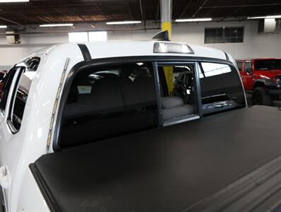 2023 Toyota Tacoma SR V6 4X4   - Photo 19 - Addison, IL 60101