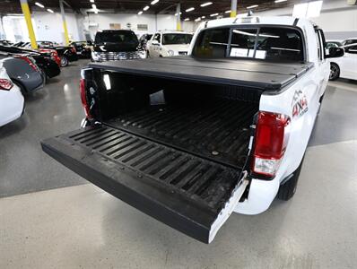 2023 Toyota Tacoma SR V6 4X4   - Photo 14 - Addison, IL 60101